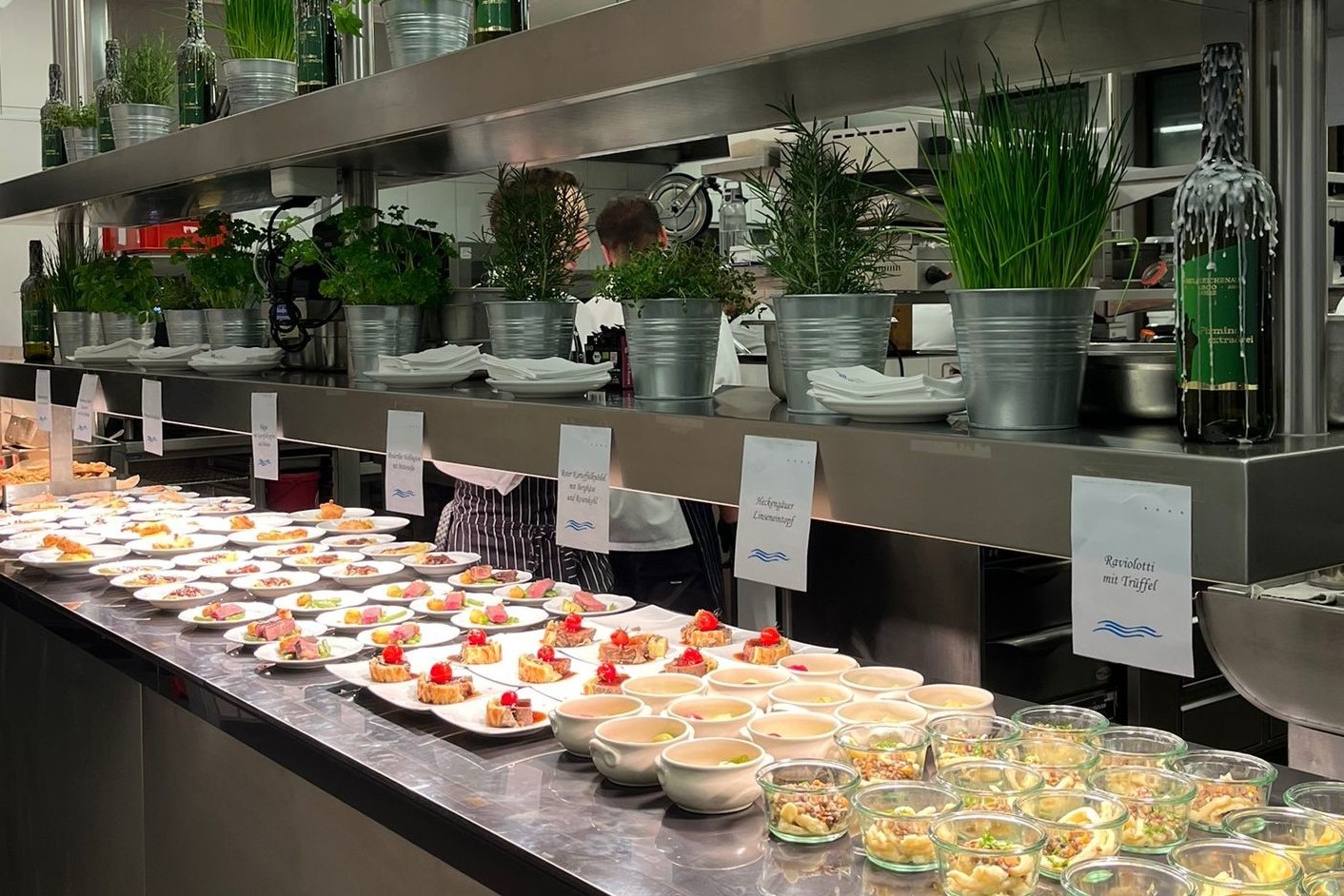 https://loechnerhaus.de/wp-content/uploads/2022/03/Kuechentreff-fuer-Events.jpg